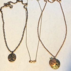 Three piece necklace set